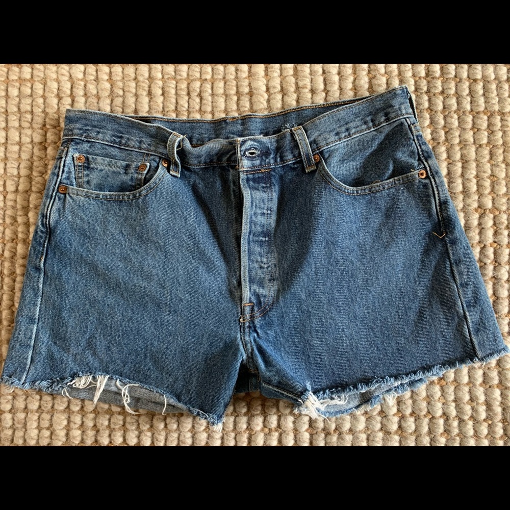 LEVIS 501 CUT OFF SHORTS 32” WAIST